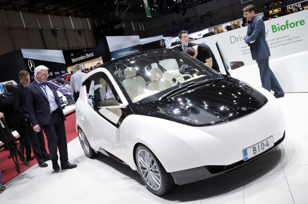 UPM:n Biofore-car presented in an exhibition..