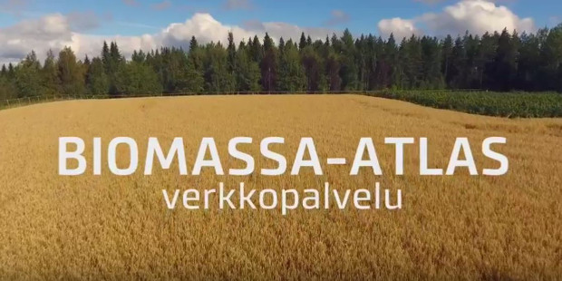 Peltomaisema, jossa päällä teksti Biomassa-atlas verkkopalvelu.